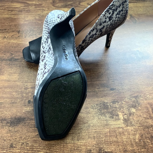 Calvin Klein Nareen Women Snakeskin Heels - Picture 6 of 6